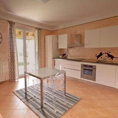 Casa Vacanze Al Capriano Appartamento Lampone Cantello Exterior photo