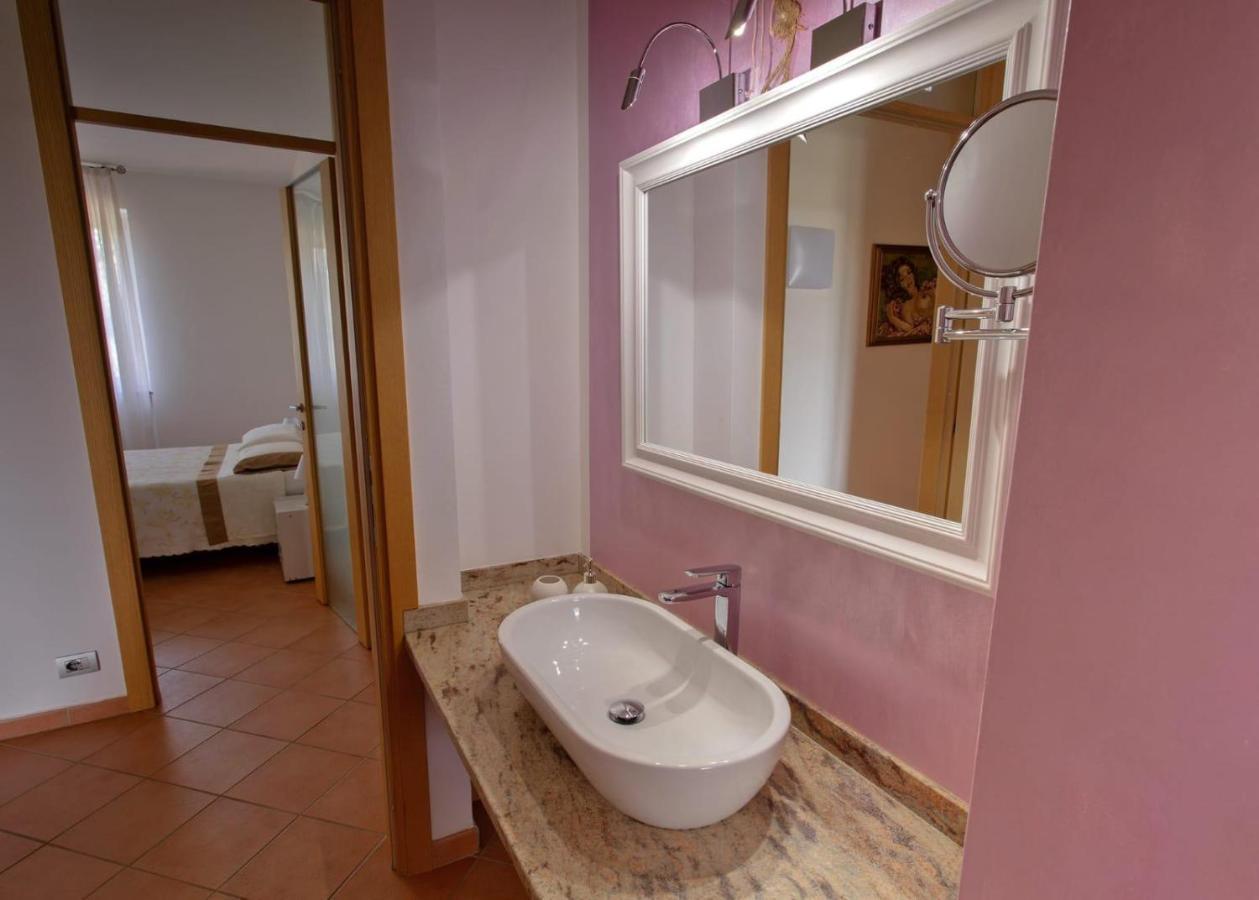 Casa Vacanze Al Capriano Appartamento Lampone Cantello Exterior photo