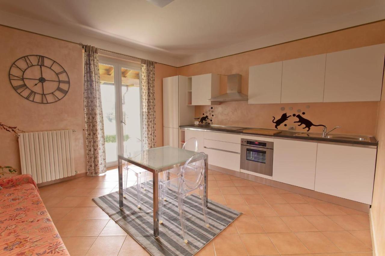 Casa Vacanze Al Capriano Appartamento Lampone Cantello Exterior photo