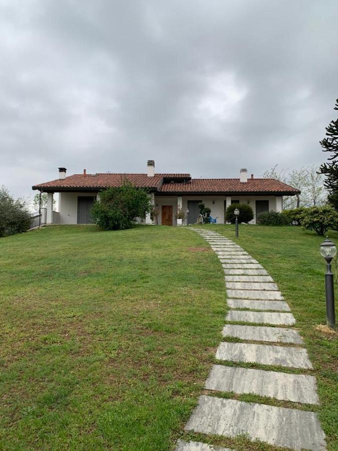 Casa Vacanze Al Capriano Appartamento Lampone Cantello Exterior photo